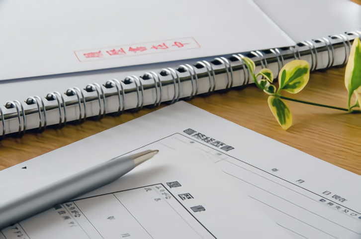 電卓と見積もり書